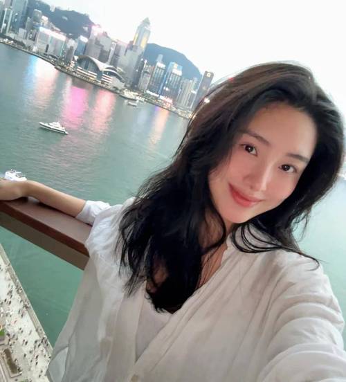 女人日女人免费看的相关介绍