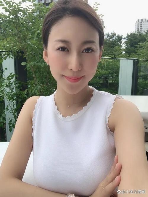 女生内裤前面有黄色分泌物的相关介绍