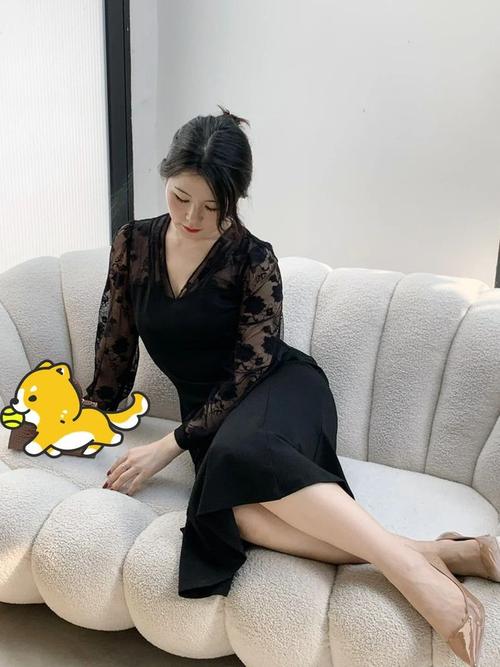 操我的美女老师的相关介绍