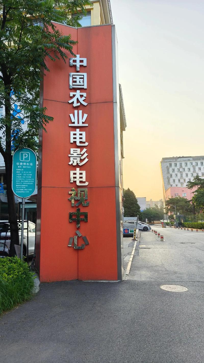 《一边亲一边摸下的相关介绍