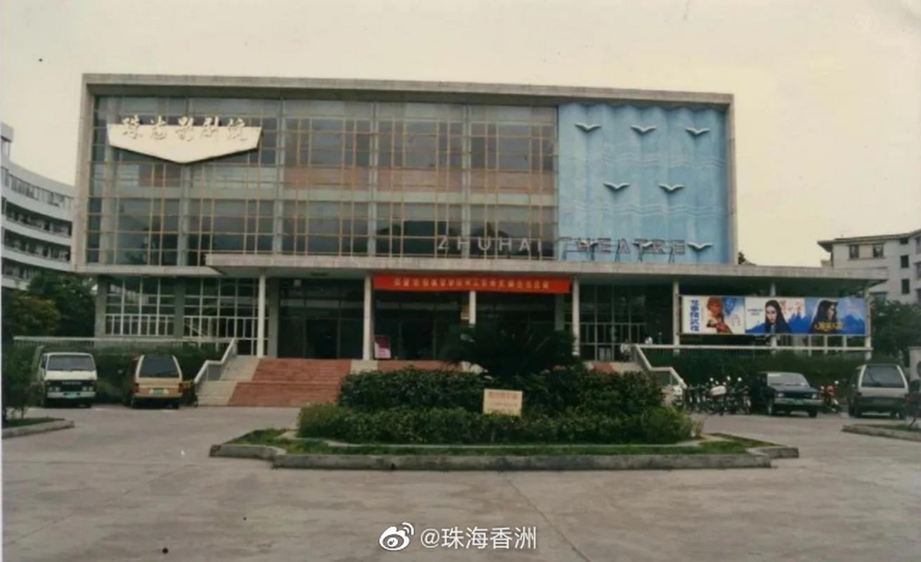 亚洲成人av少妇的相关介绍