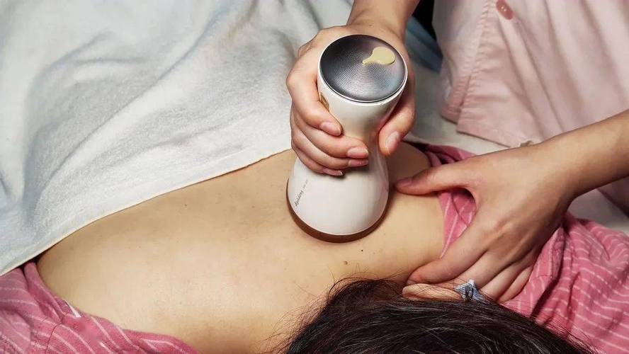 女老师被人操的相关介绍