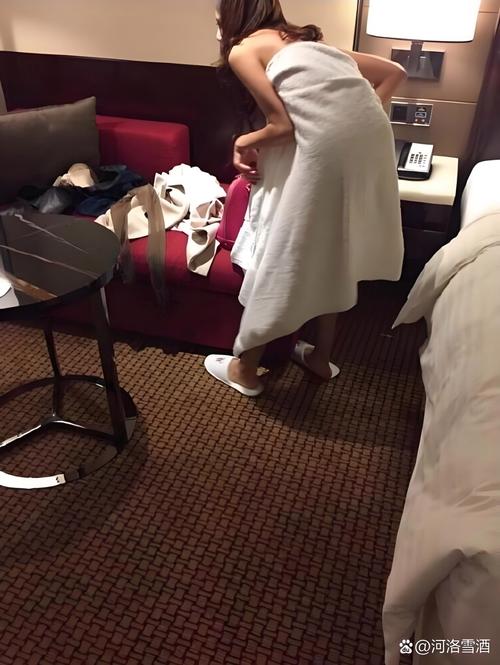 精品少妇人妻av的相关介绍