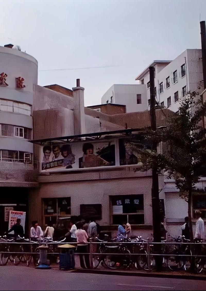 人妻少妇av中文字幕的相关介绍