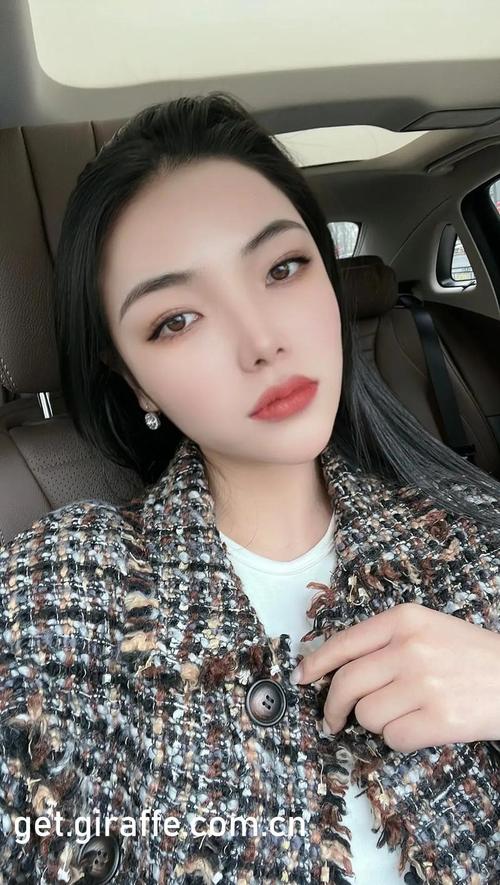 操美女老师大奶子的相关介绍