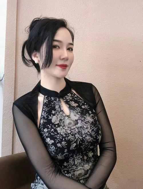 亚洲男人的天堂精品久久的相关介绍