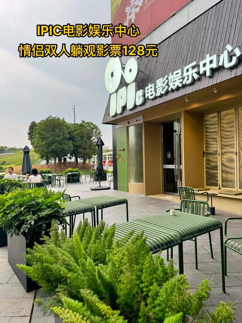 老师悄悄舔女学生全身视频的相关介绍