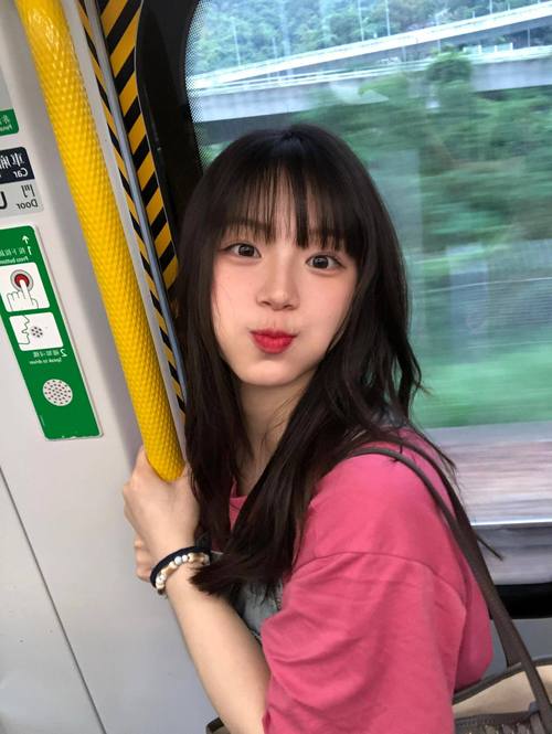 扒开美女 狂揉的相关介绍