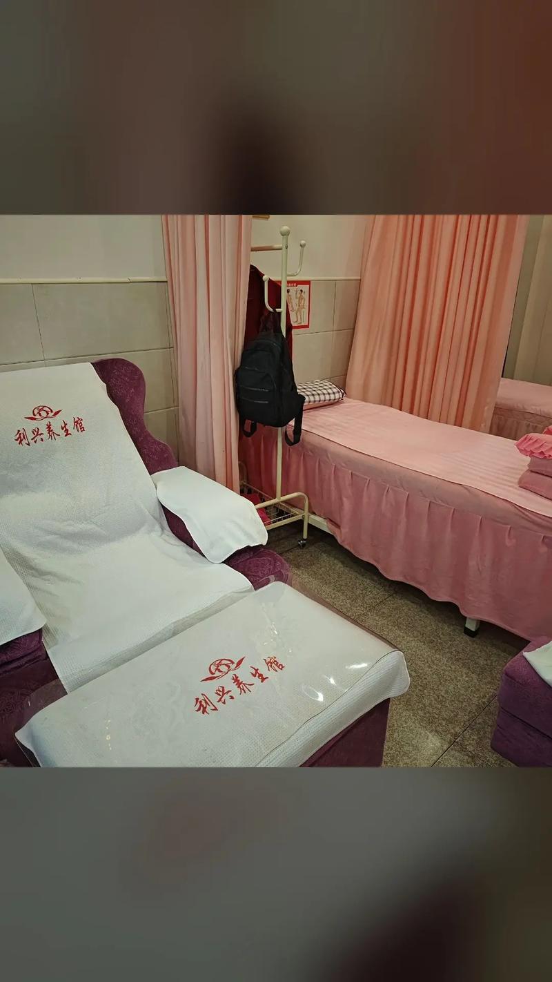 黑丝精品三级av在线的相关介绍
