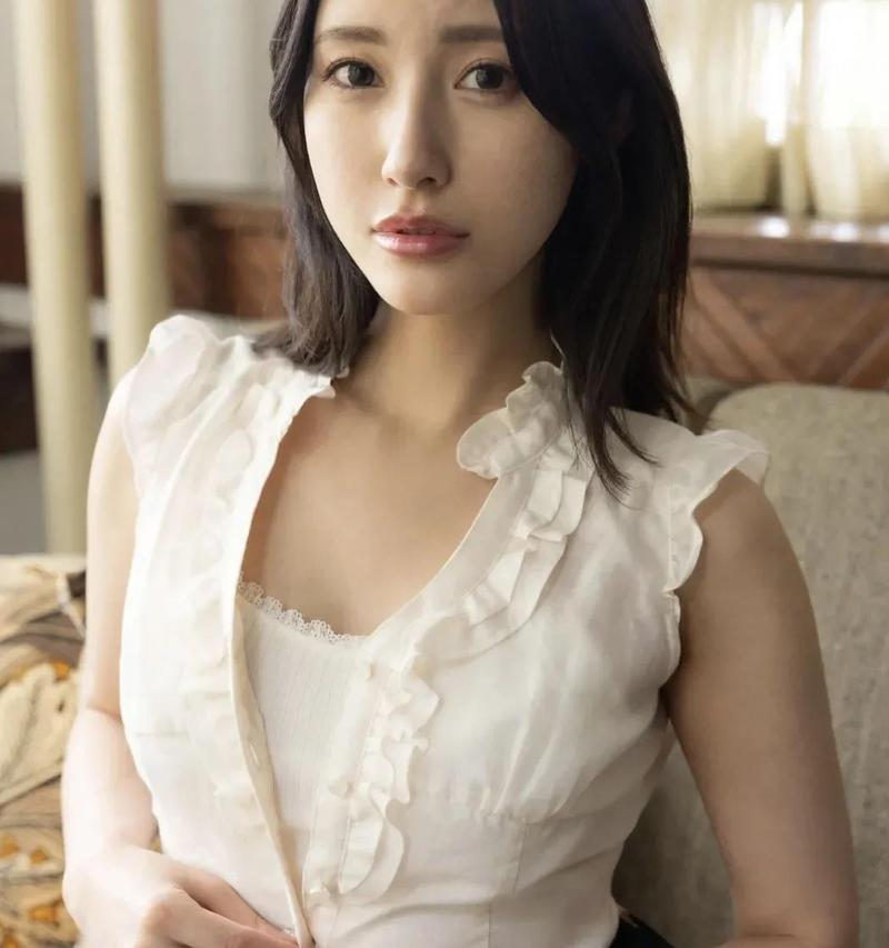 美女老师被我后入的相关介绍