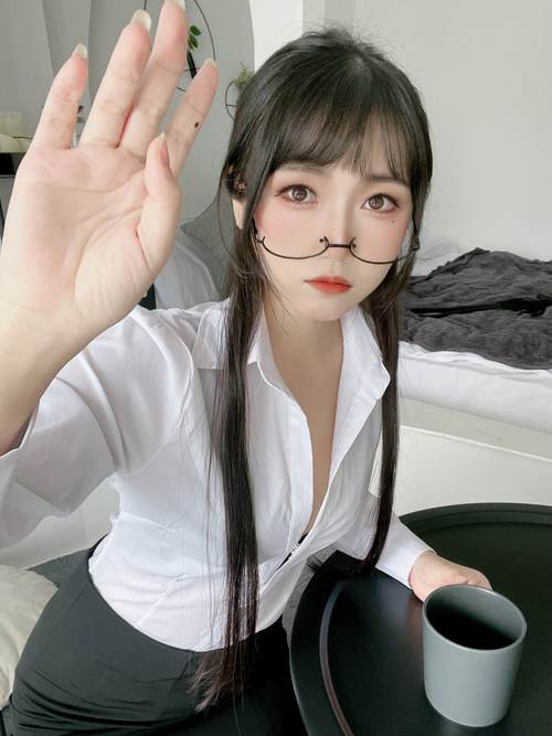 精品人妻爱啪啪的相关介绍