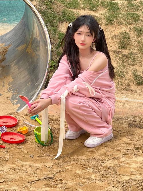 色吊丝av中文字幕的相关介绍