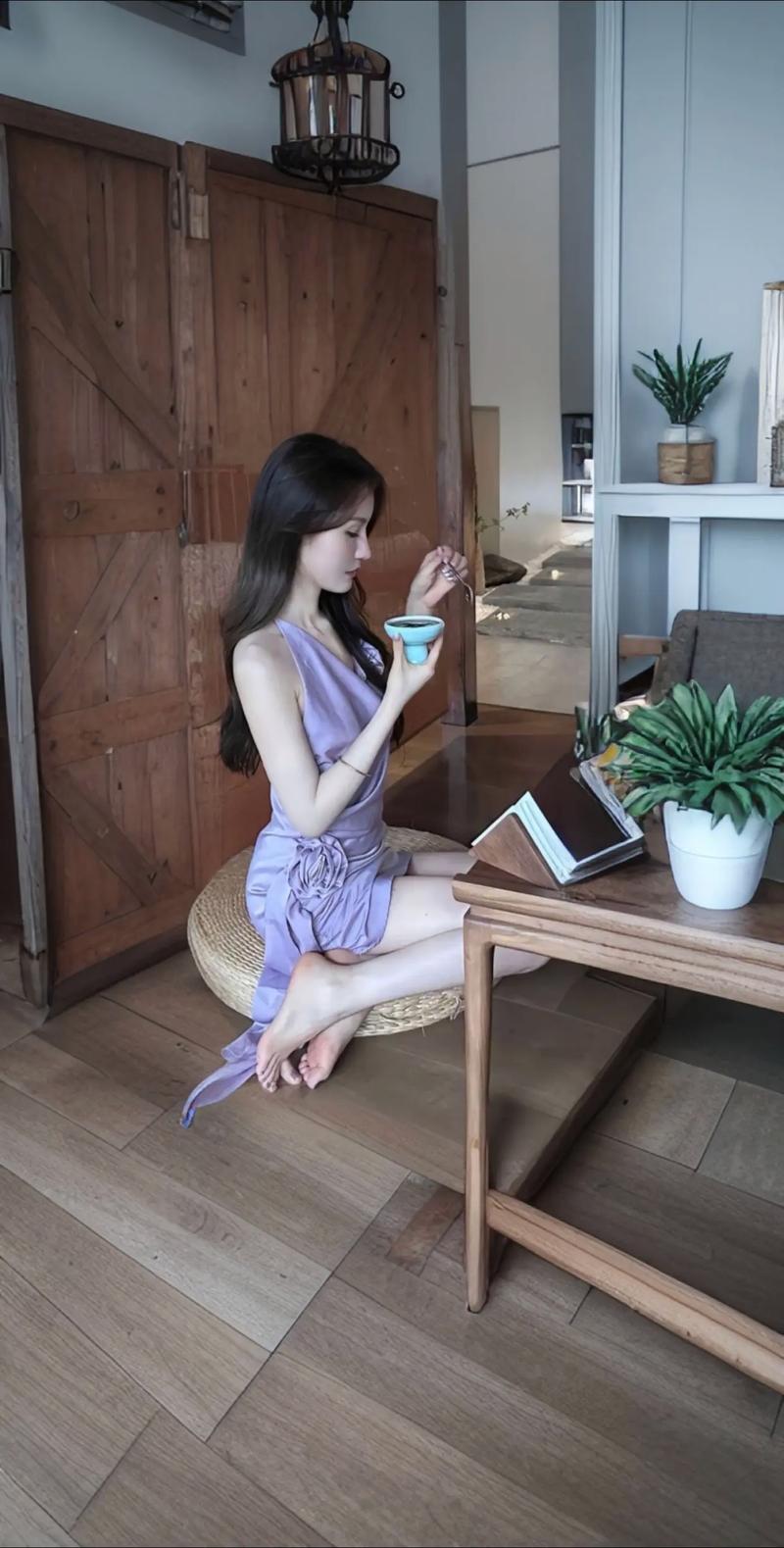 一边摸一边爽一边做的相关介绍