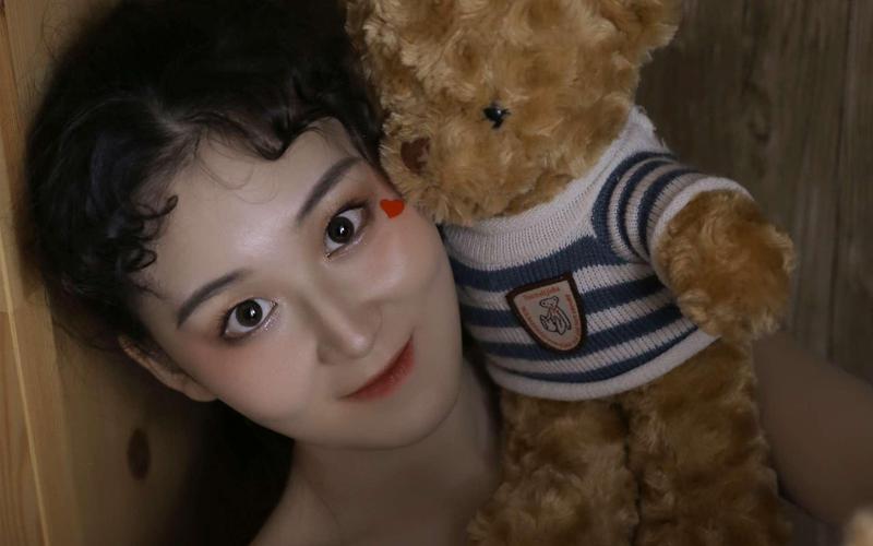 美女老师操的相关介绍