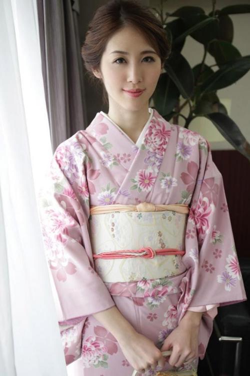 亚洲少妇成人网的相关介绍