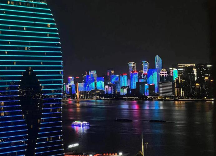 亚洲男人的天堂v的相关介绍