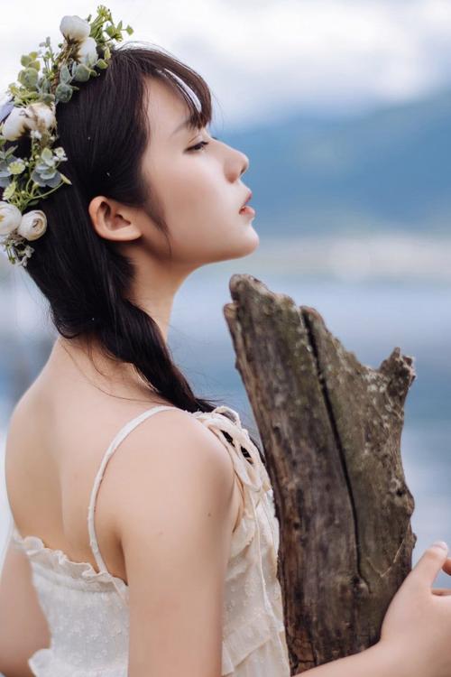 高h人妻np秘书的相关介绍