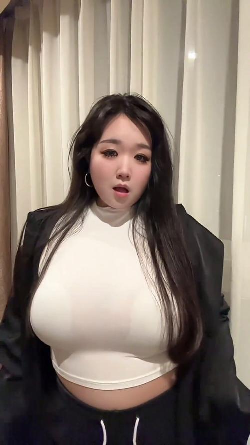 非洲:肥胖女人毛片的相关介绍